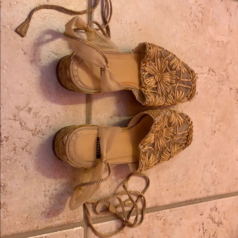 Lady’s shoes